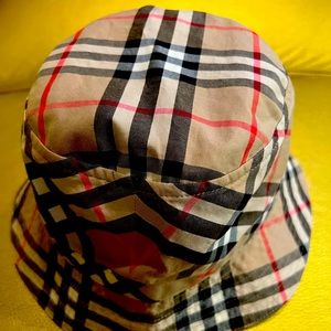 Burberry Kids Bucket Hat Size M
